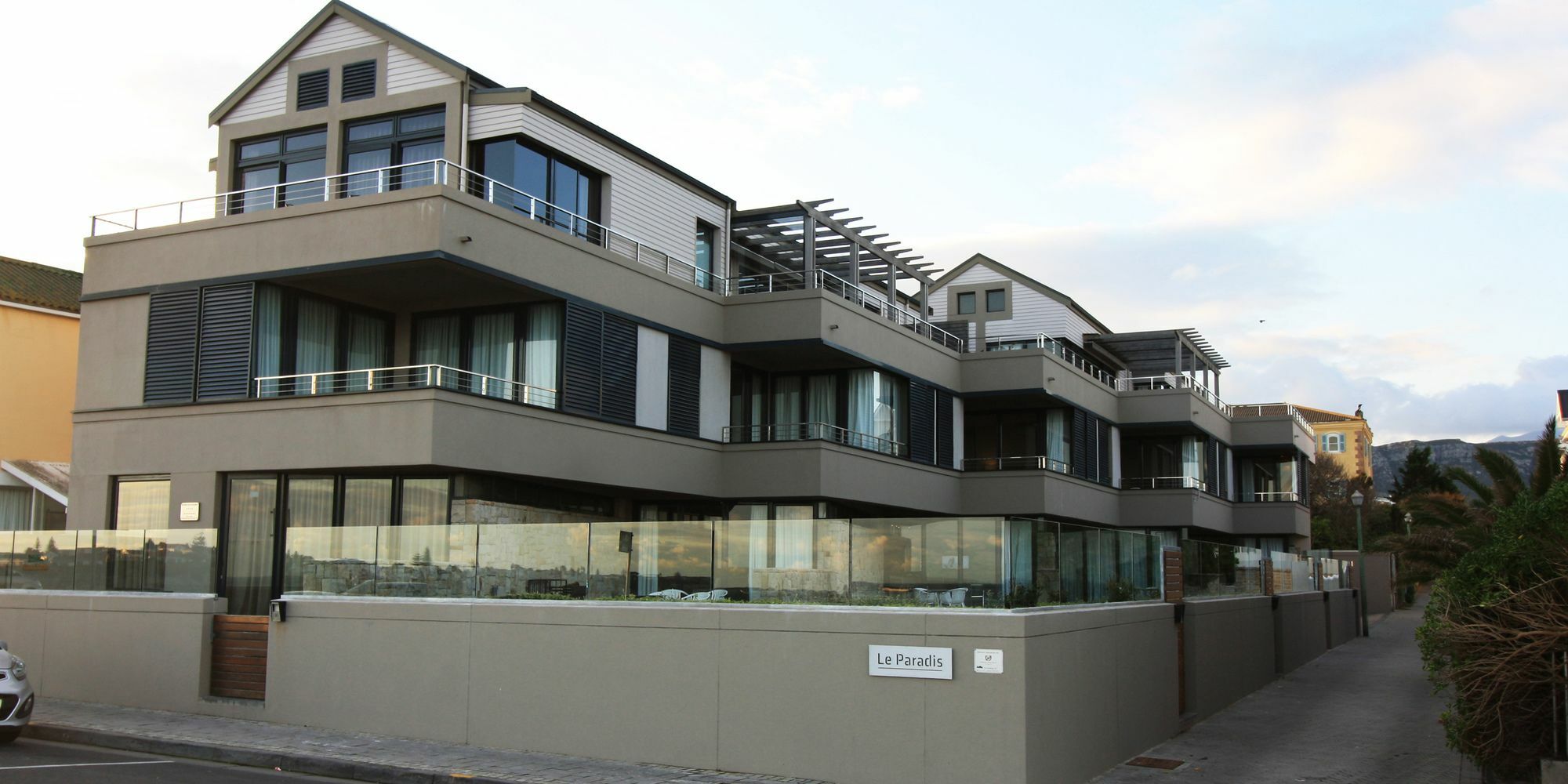 Harbour House Hotel - Le Paradis Apartments Херманус Екстериор снимка