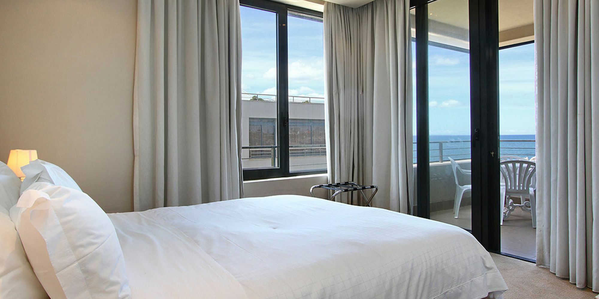 Harbour House Hotel - Le Paradis Apartments Херманус Екстериор снимка