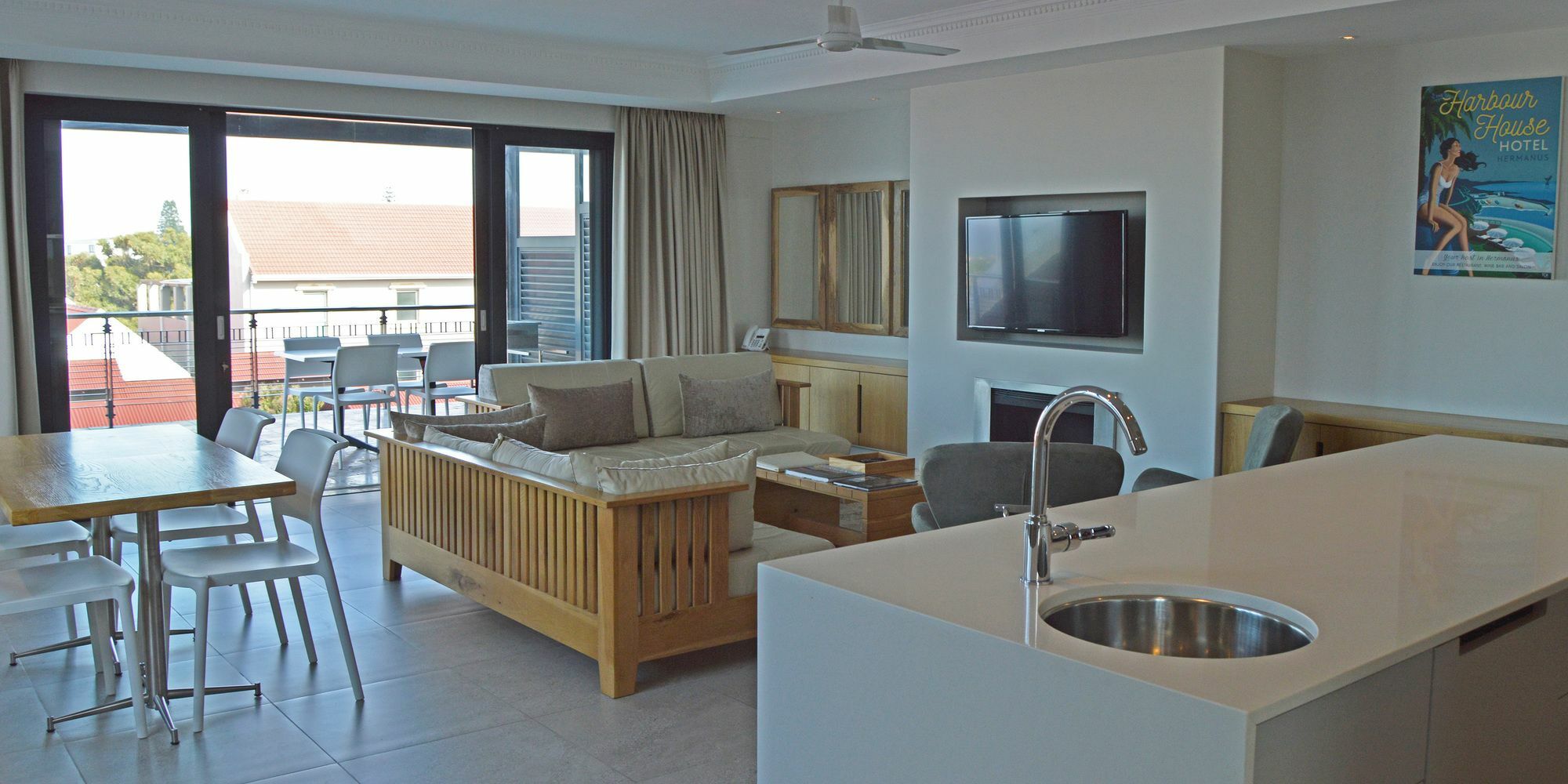 Harbour House Hotel - Le Paradis Apartments Херманус Екстериор снимка